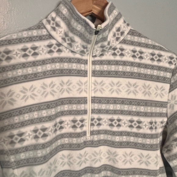 Land’s End Half Zip Fleece Snowflake Pullover Size Medium - Picture 3 of 6